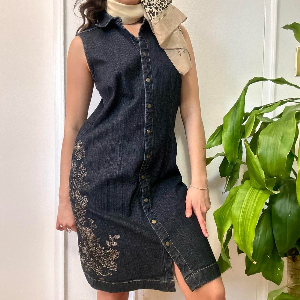 Point Zero Navy Denim Midi Dress with floral embroidery Size Small